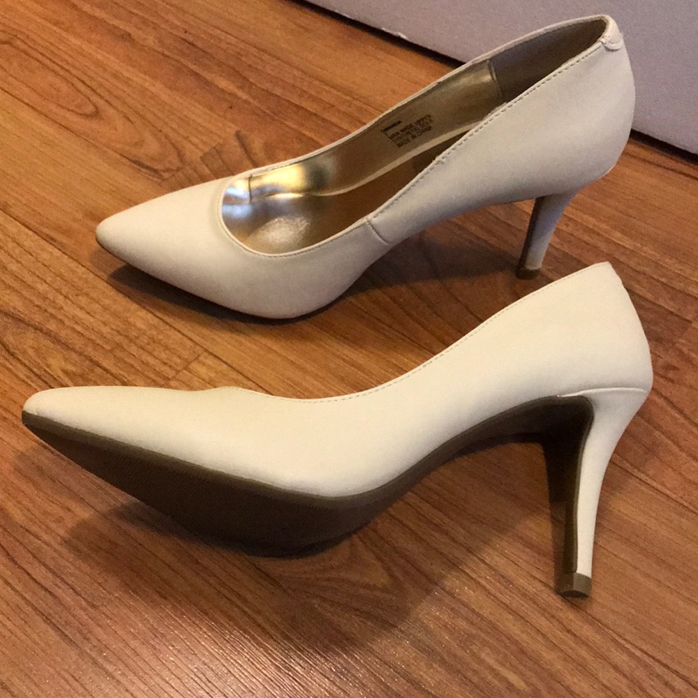 Jessica Simpson Heels - Picture 4 of 4